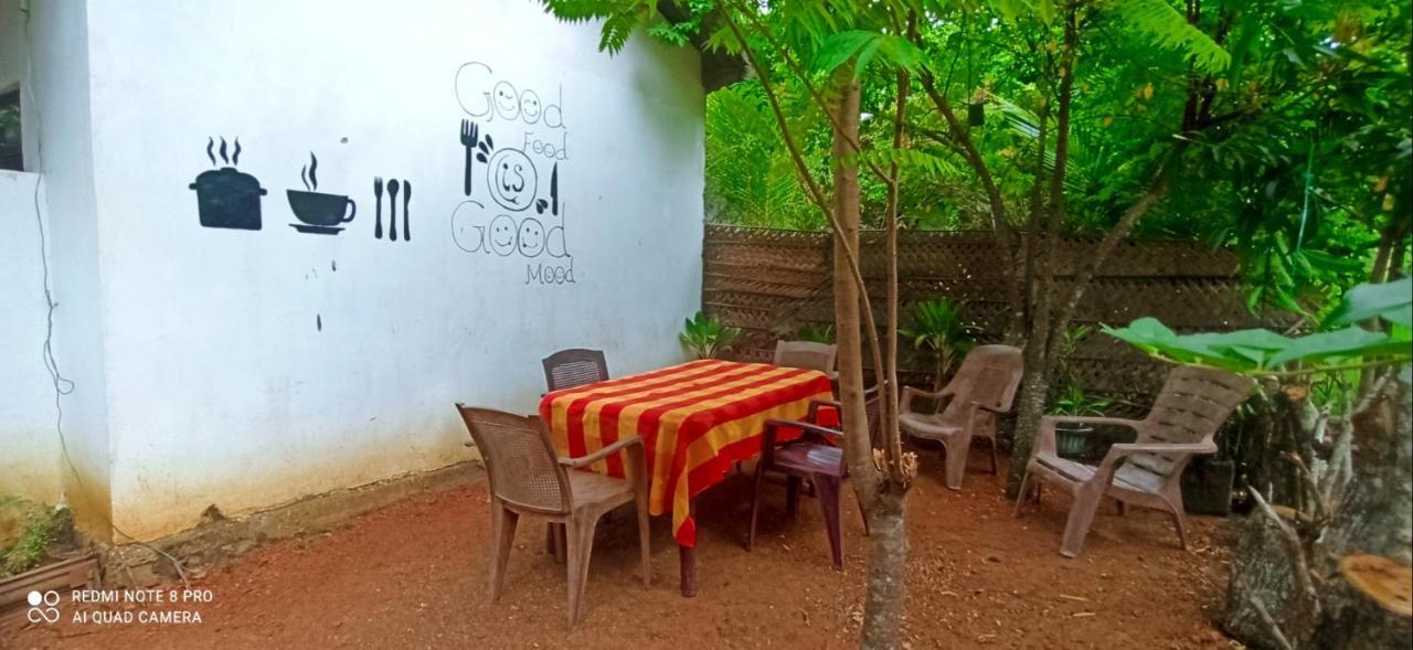 Sigiri Picaso Home Stay Sigiriya Exterior photo