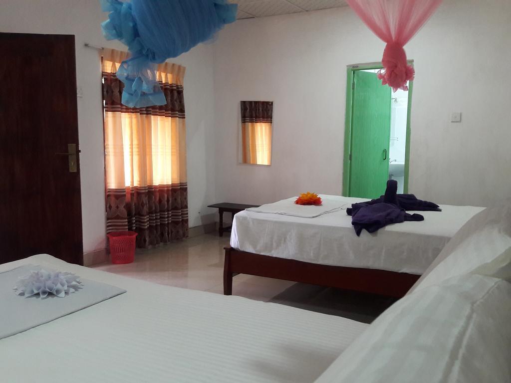 Sigiri Picaso Home Stay Sigiriya Room photo